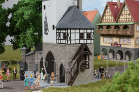 Auhagen 12342 Городская башня с воротами