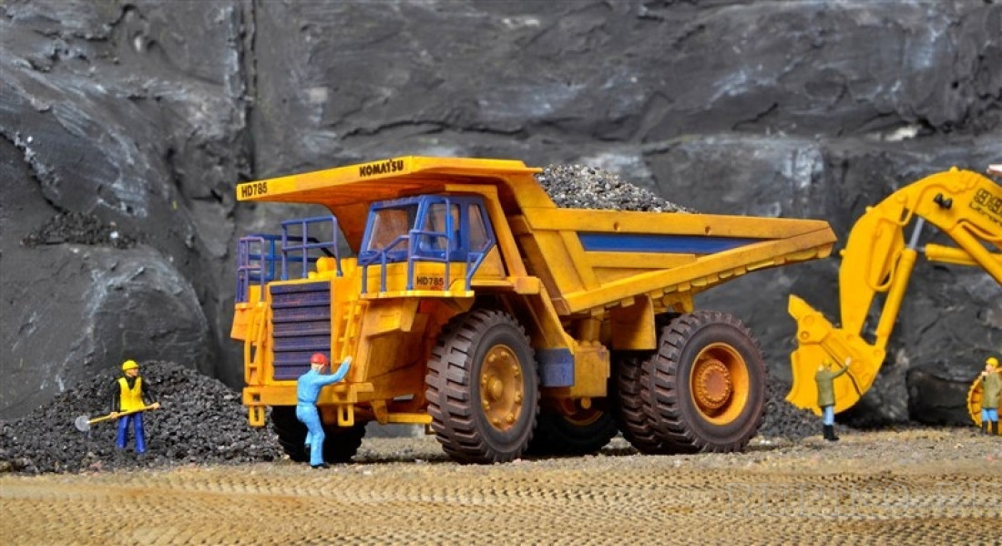 Kibri 11660 Самосвал KOMATSU